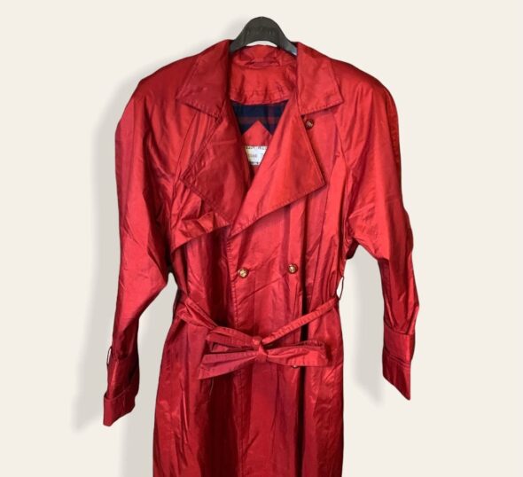 gabardina roja para mujer