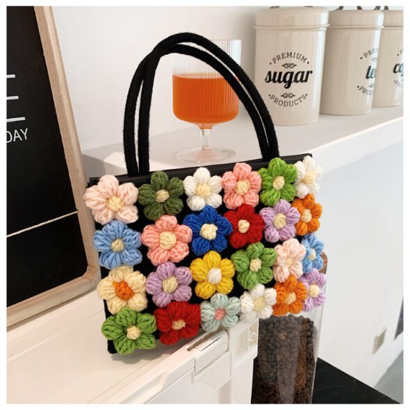 bolsa con flores 3d a crochet